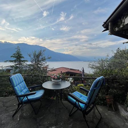 Suitecastlelakeview 3 Bellano Exterior photo